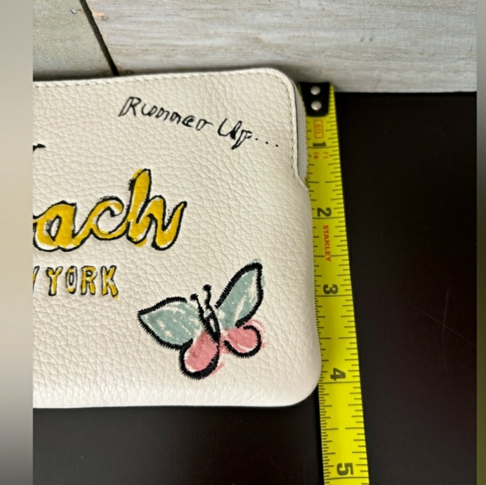 Coach White Wristlet with Graphic Design - Picture 6 of 8
